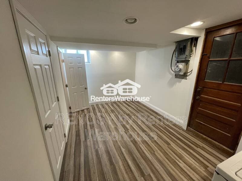 Essex House: 128 Wiltshire rd