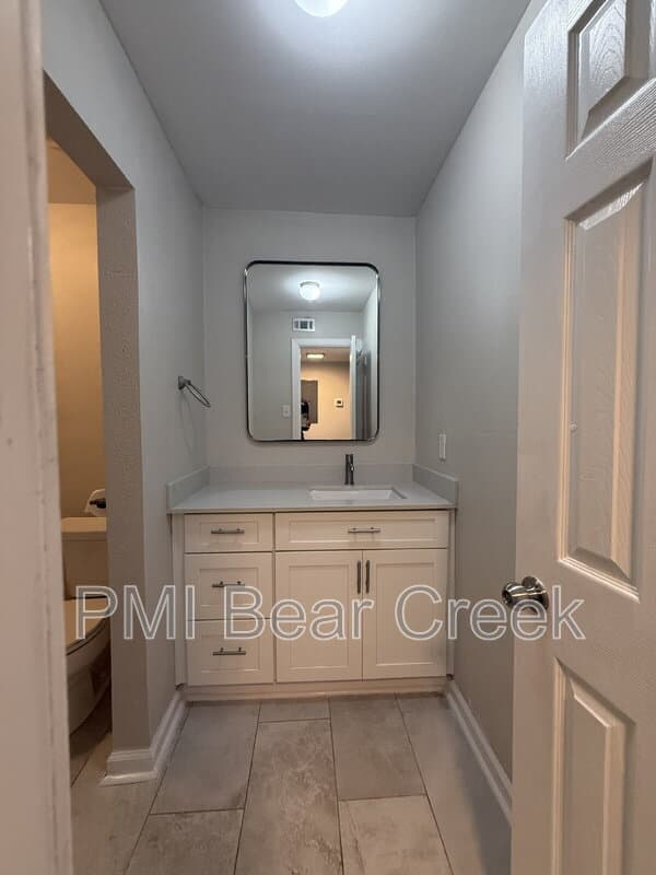 Houston Condo: 1824 Thonig Road
