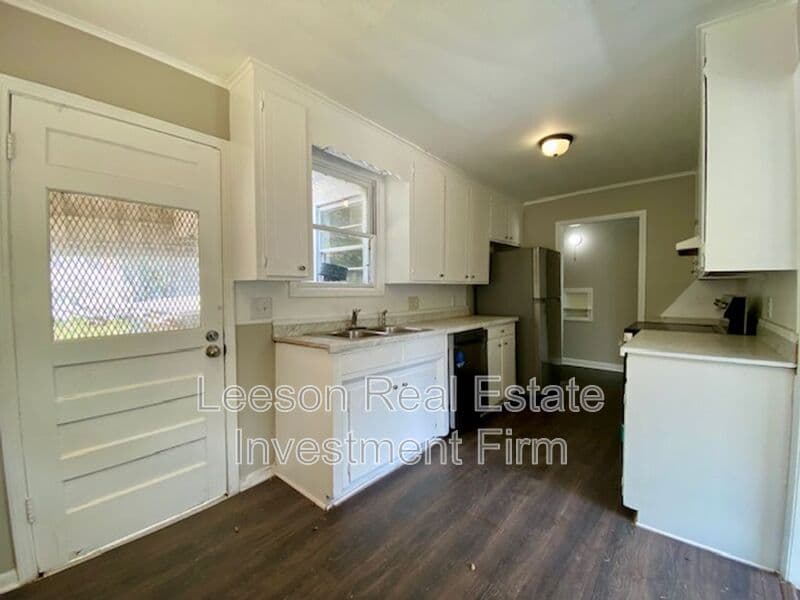 Shreveport House: 3524 Michigan Blvd