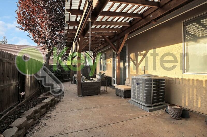 Roseville House: 1233 Manza Circle