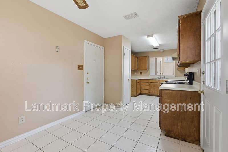 Cedar Hill House: 508 Sims Drive