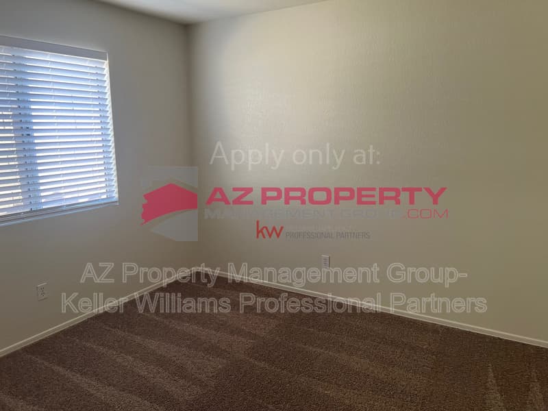 Glendale House: 4838 W Kerry Ln