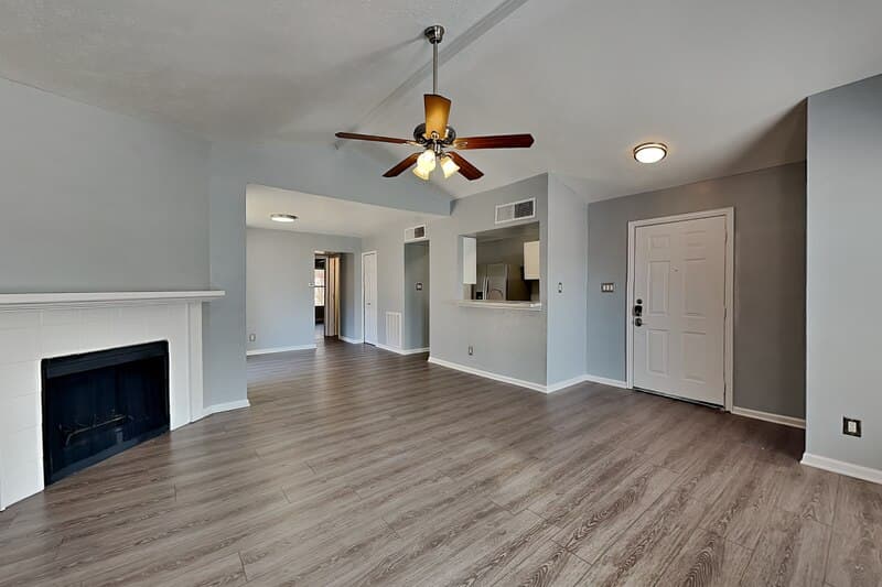 Cedar Hill House: 420 Dollins St