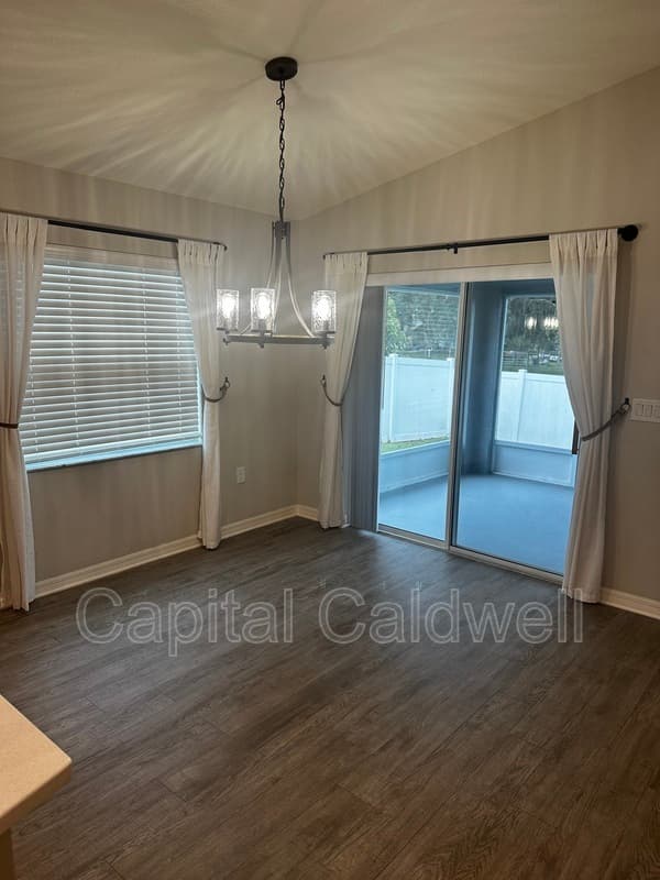Seffner House: 201 Serena Ridge Dr