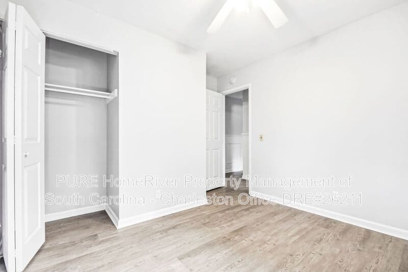 Charleston House: 628 Constant Dr