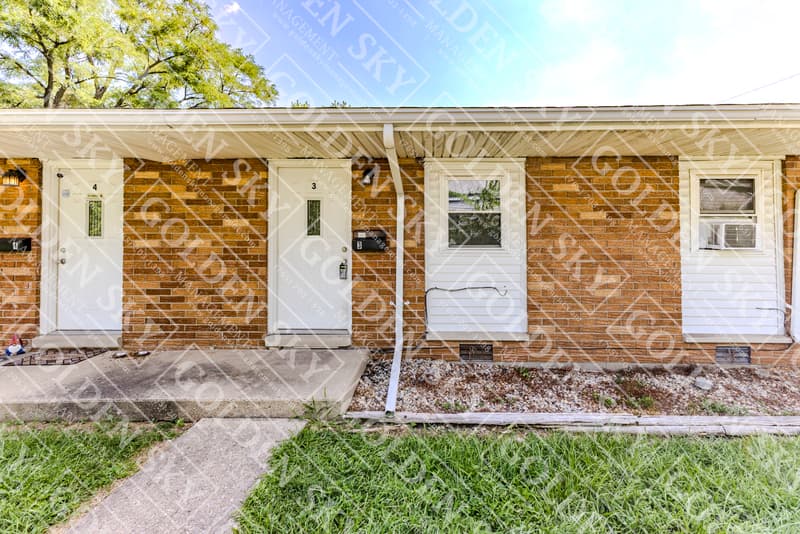 New Castle Condo: 2404 State Street - 3