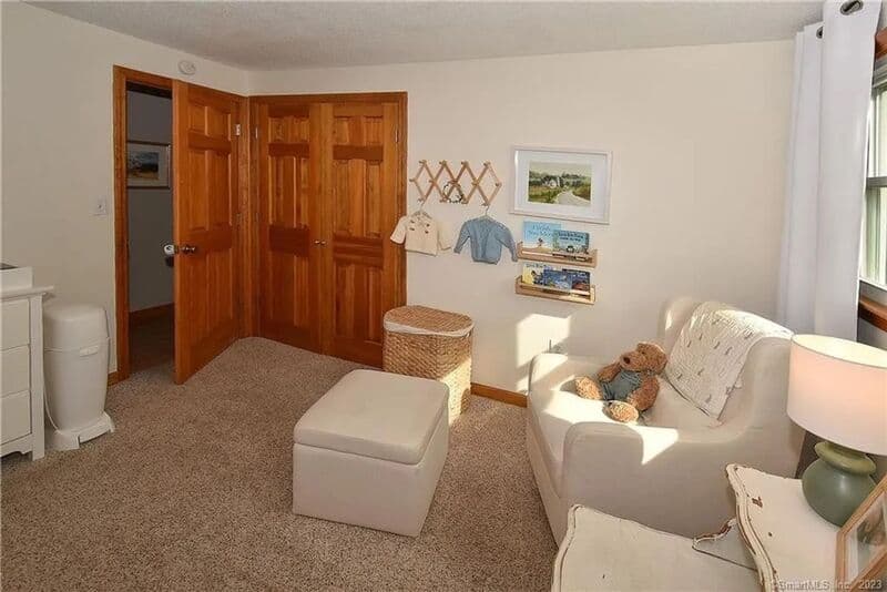 Enfield House: 281 Abbe Rd
