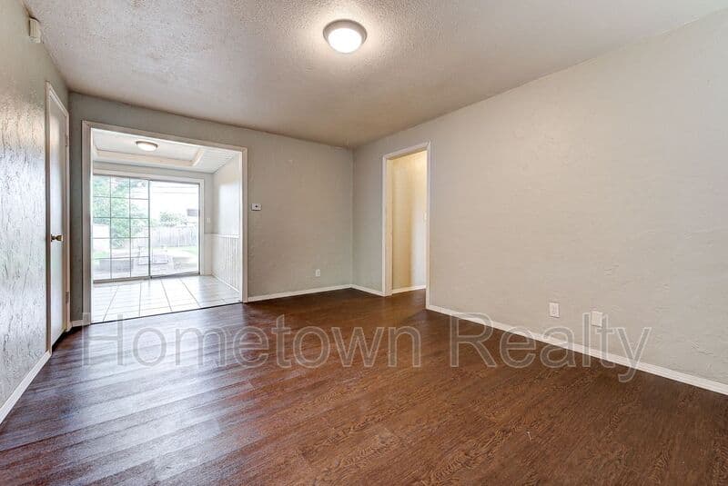 Oklahoma City House: 2817 SW 82nd Street