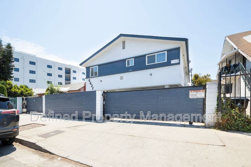 Los Angeles Condo: 5622 La Mirada Ave