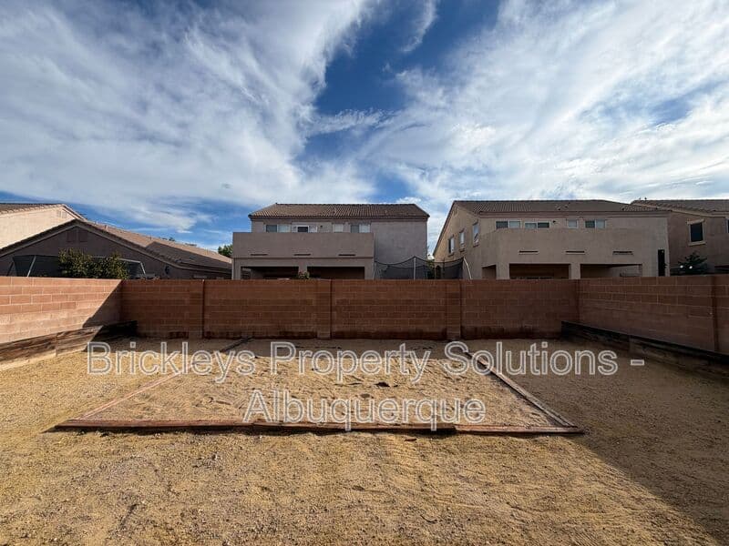 Albuquerque House: 7008 Tree Line Ave NW