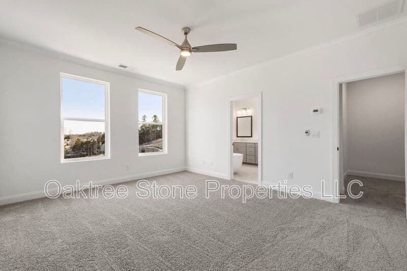 Sugar Hill House: 634 Oakleaf Grove Lane