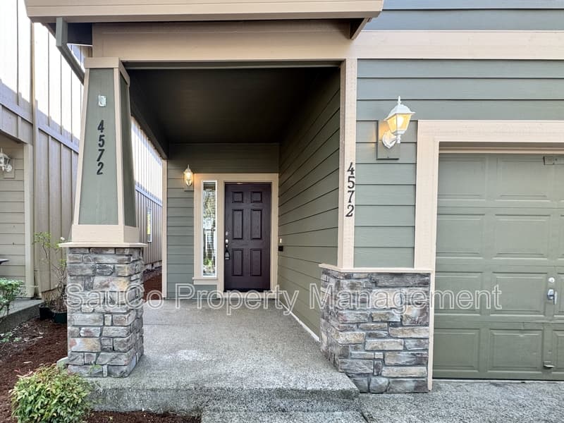 Hillsboro House: 4572 Southeast Olivewood Street