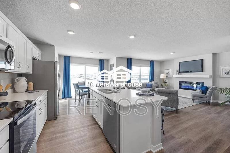 Adel House: 2205 Bugge Drive