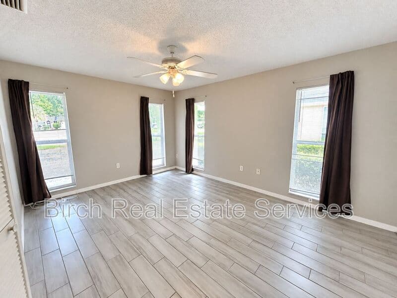 Clearwater House: 1844 East Drive