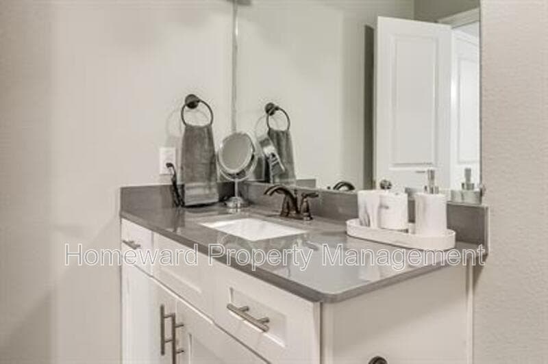 Denton Condo: 3816 Sheraton Rd Denton, TX 76209