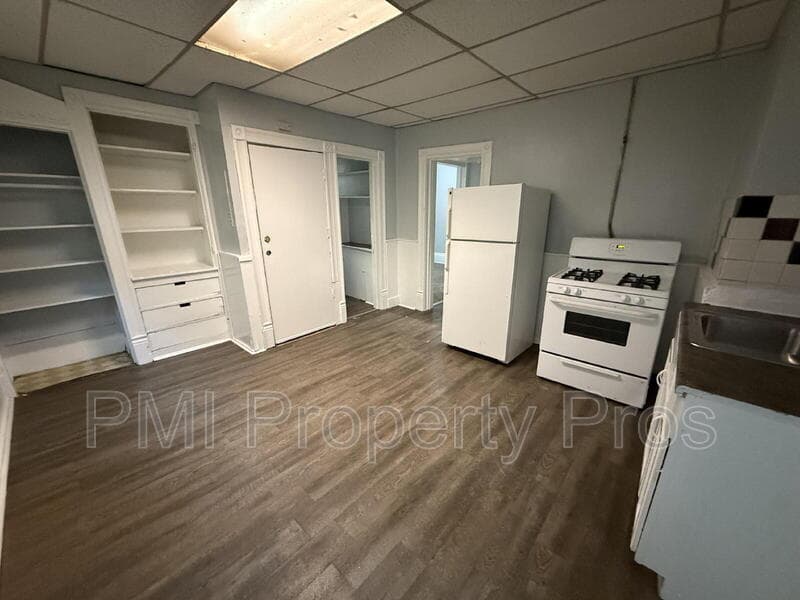 Milwaukee Condo: 1939 N 37th St