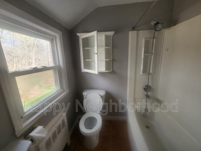 Wallingford House: 153 North Ridgeland Road