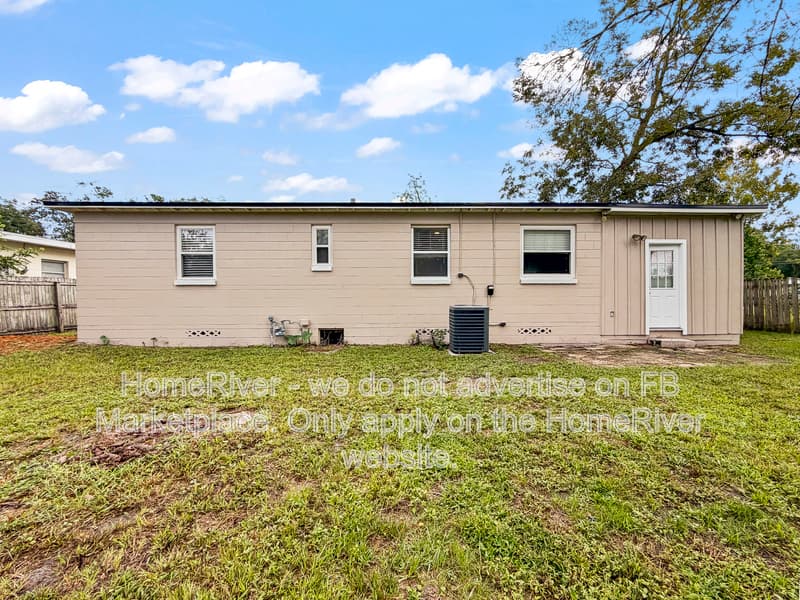 Jacksonville House: 5508 Moret Dr E