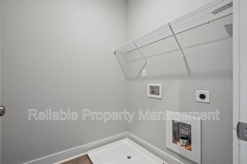 Clayton Townhome: 18 S Laird Ave