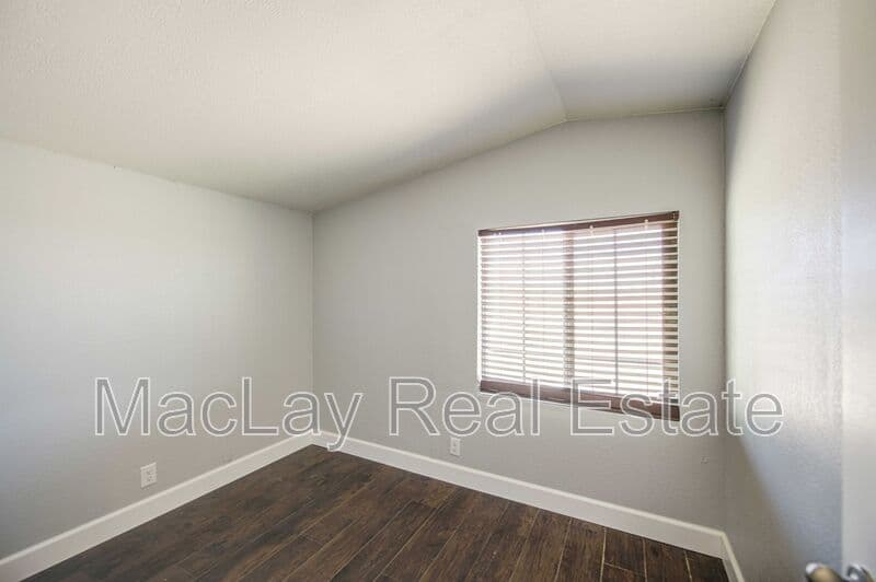 Florence House: 20968 E Florence Kelvin Hwy
