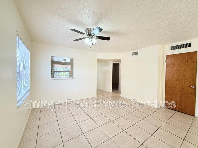 St. Petersburg Apartment: 3301 58th Ave S