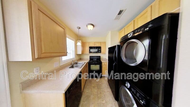 Simpsonville House: 108 Silverbrook Drive