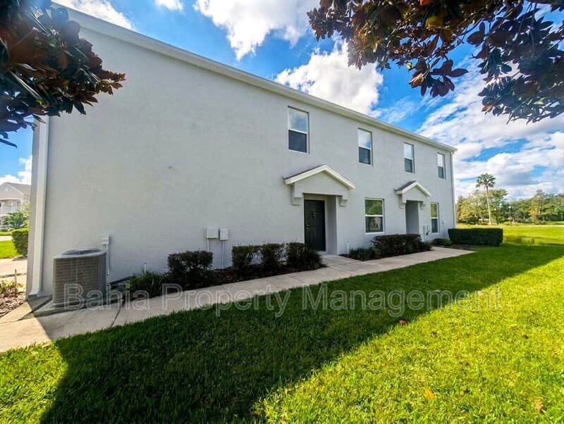 Plant City Townhome: 803 Ashentree Dr