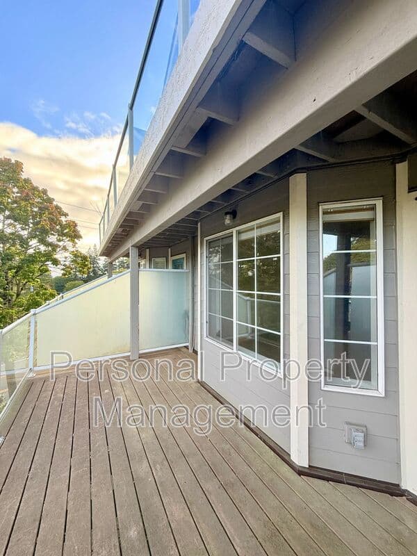 Vancouver Condo: 2766 E McLoughlin Blvd