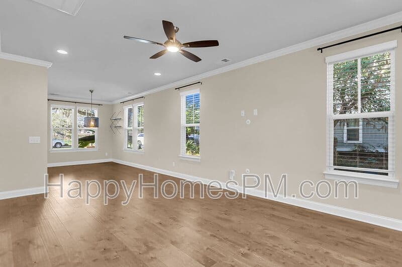 North Charleston House: 5086 E Liberty Park Cirlce
