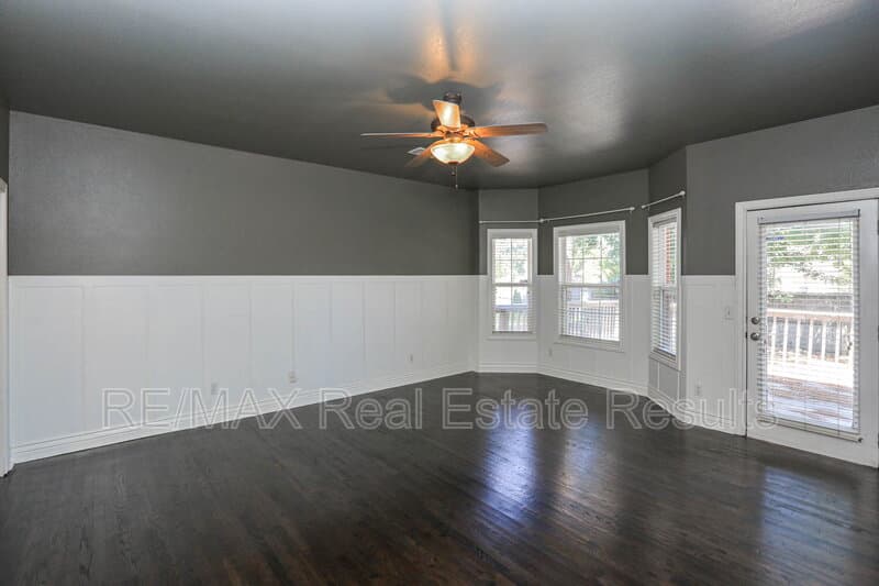 Rogers House: 5300 S 44th Pl