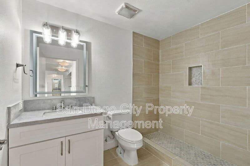 San Diego House: 530 K Street