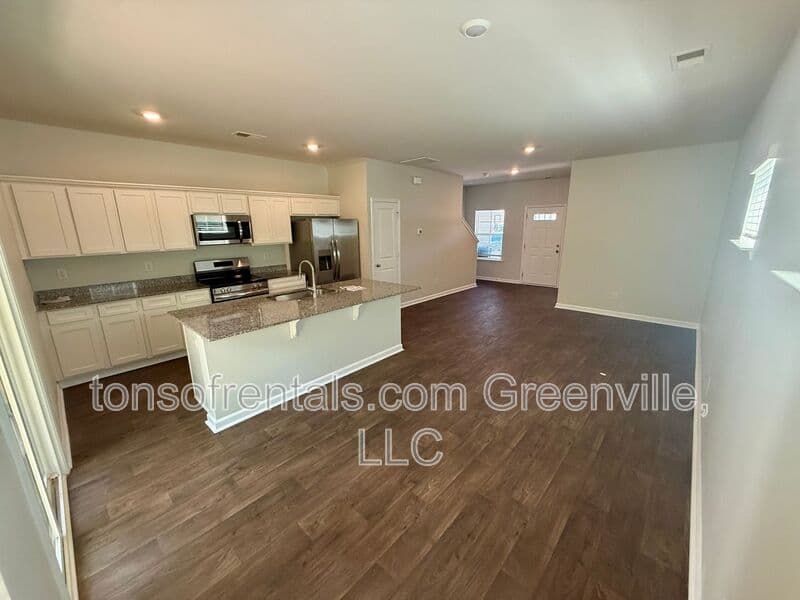 Pendleton Townhome: 107 Pendleton Place Way
