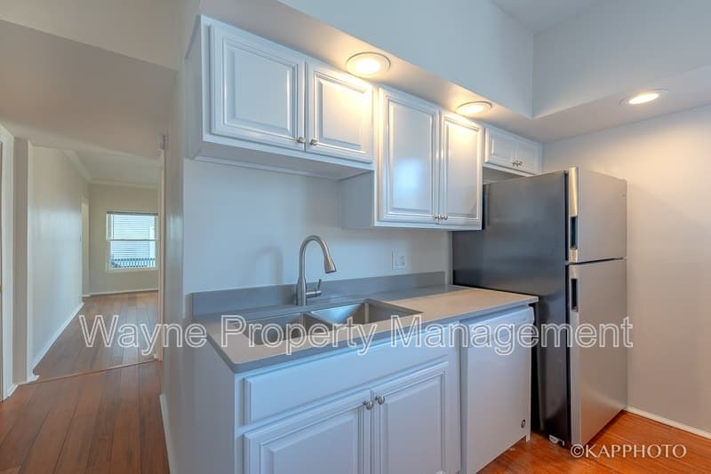 Chicago Condo: 1849 W Wellington Ave
