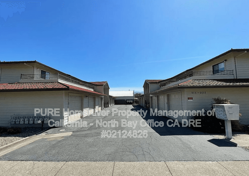 Ukiah Condo: 915 S Oak St