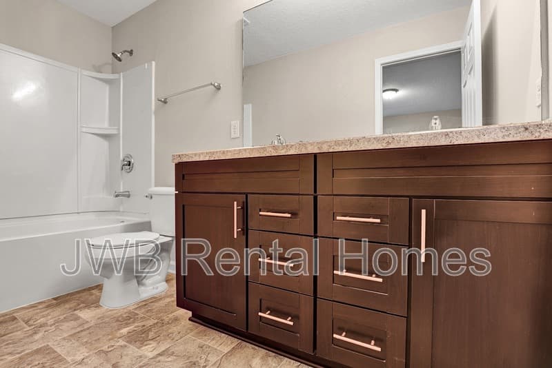 Jacksonville House: 5942 Dunmire Ave