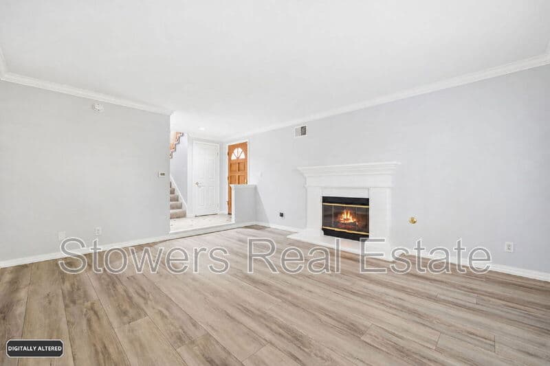 San Ramon Townhome: 613 S Blackbrush Ln