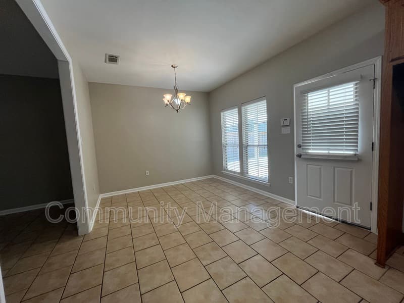 Gonzales House: 40357 Creekway Cove Ct