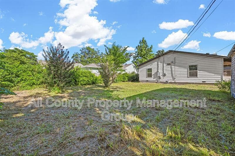 Dallas House: 3677 Rockdale Drive