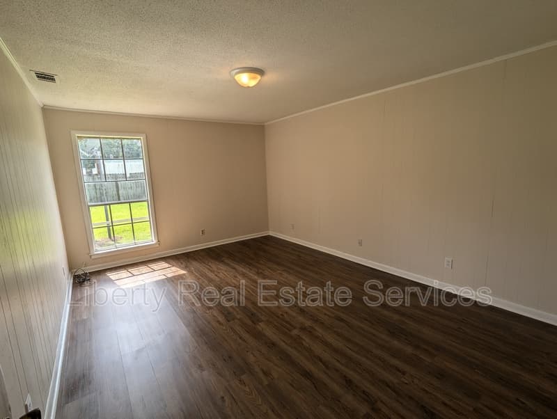 Hinesville Condo: 979 Live Oak Dr