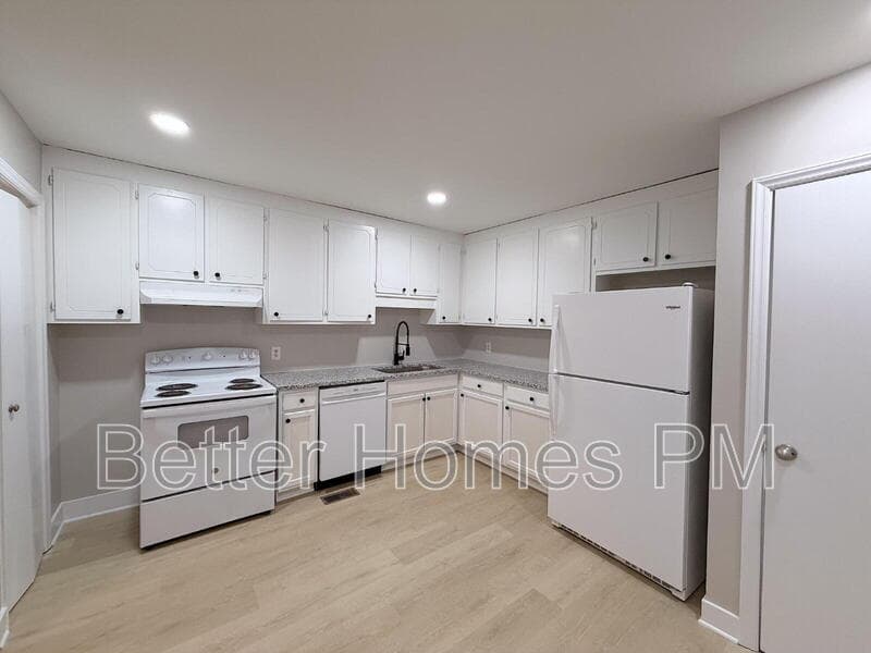 Garner Condo: 104 Stowe Place