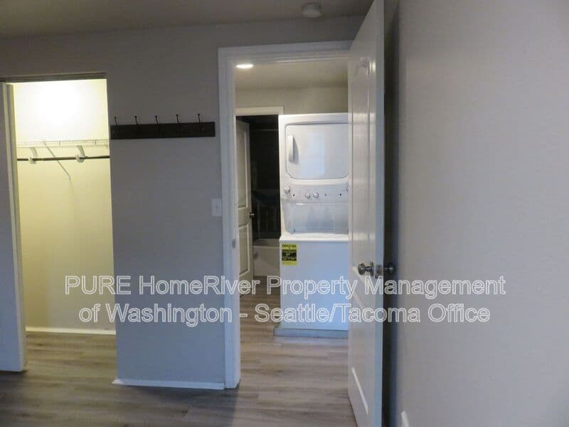Lakewood House: 15301 Portland Avenue SW