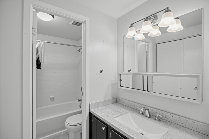 Parkville Condo: 139 East Orange Court