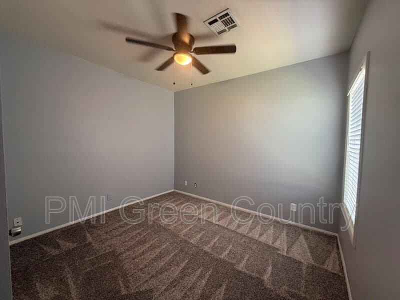 Coweta House: 212 West Pecan Street