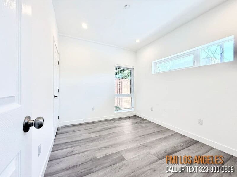 Los Angeles Condo: 1258 Leighton Avenue