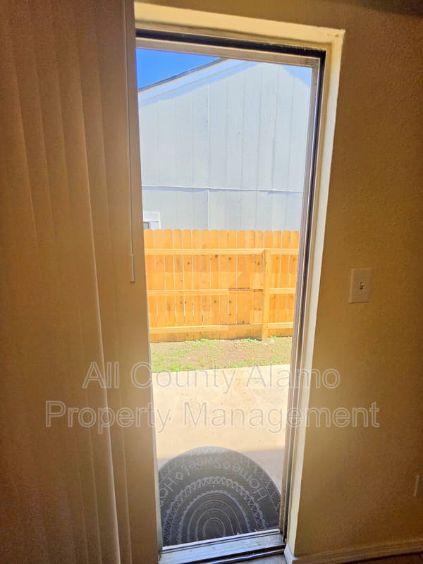 San Antonio House: 7515 Brandyridge
