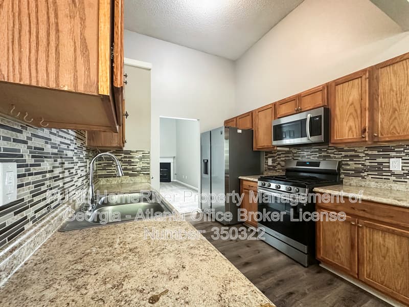 Villa Rica House: 5021 Serenity Point Ln