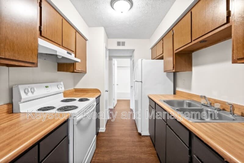 Pembroke Condo: 225 Clara Drive