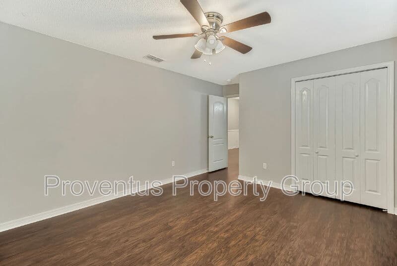 Navarre House: 2058 Catline Circle