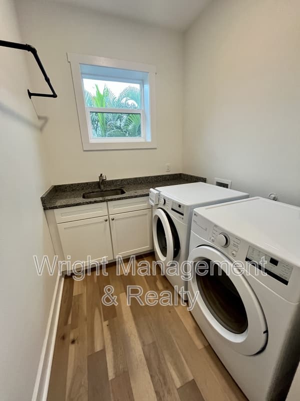 Dunedin Townhome: 821 Oak Bend Lane