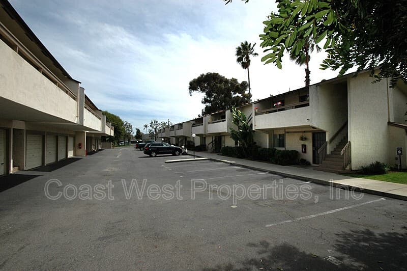 Carlsbad Apartment: 342 Juniper Ave